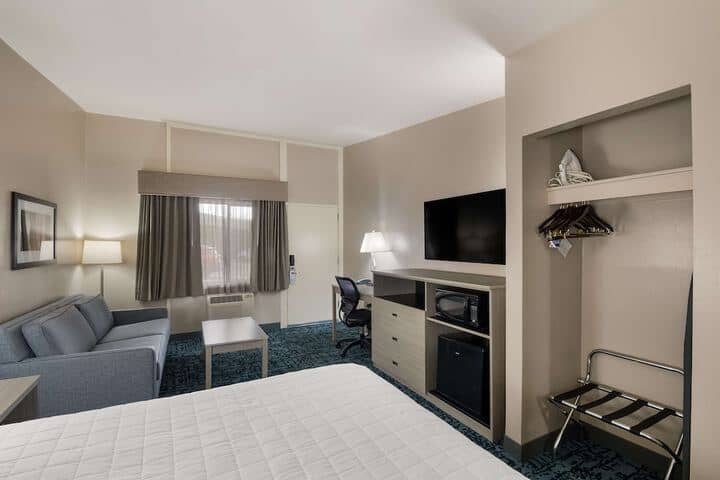 Room 13 of 54