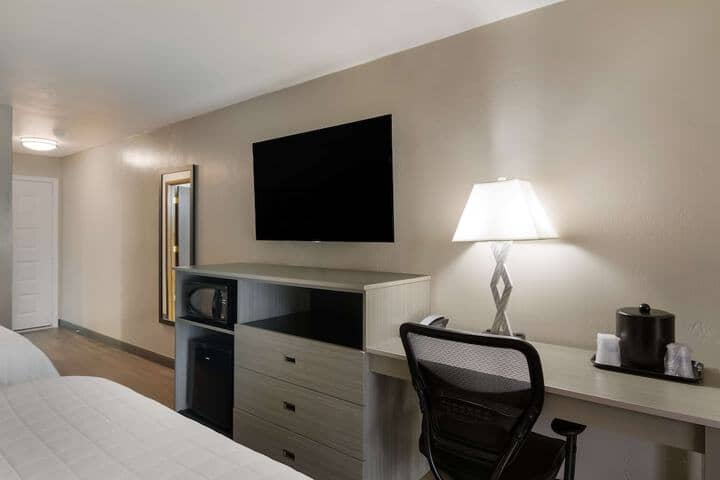 Room 10 of 54