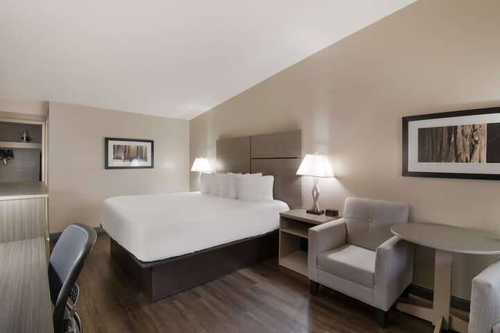 Room 15 of 54
