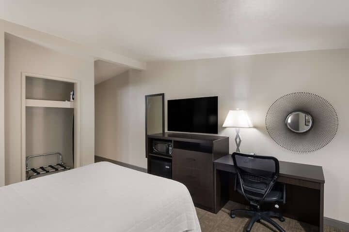 Room 18 of 54