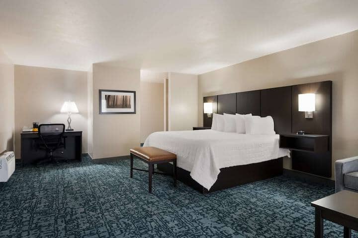 Room 21 of 54